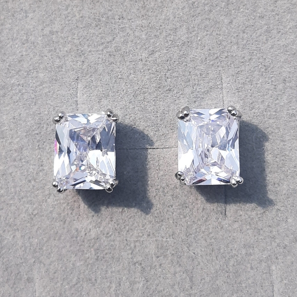 7.58ctw Emerald Cut Diamond Stud Earrings NEW - Picture 2 of 9